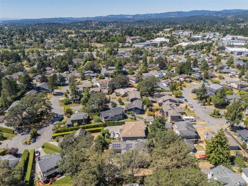 4202 Quadra St, Saanich, BC 