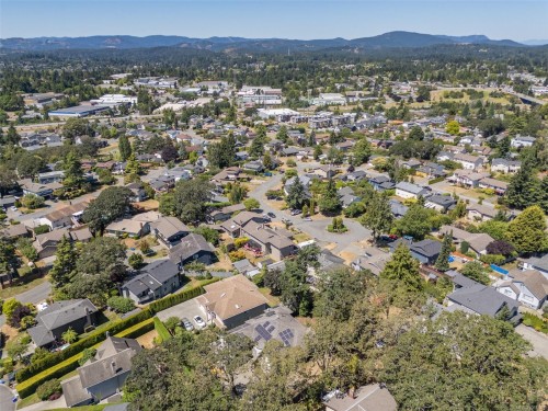 4202 Quadra St, Saanich, BC 