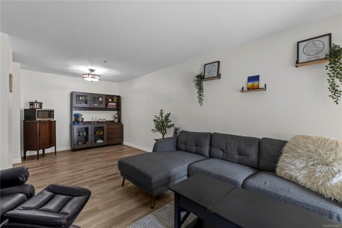 204-4971 Songbird Pl, Nanaimo, BC - Indoor Photo Showing Living Room