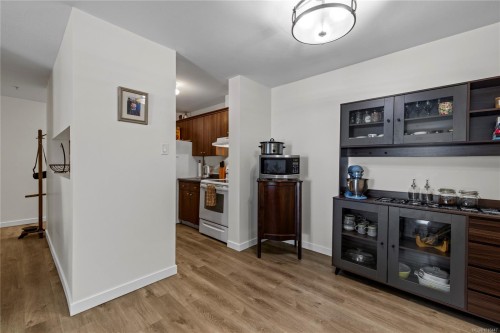 204-4971 Songbird Pl, Nanaimo, BC - Indoor Photo Showing Other Room