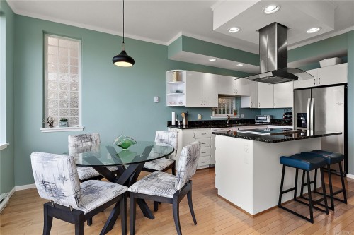 7-4771 Cordova Bay Rd, Saanich, BC 