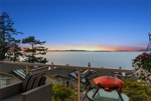 7-4771 Cordova Bay Rd, Saanich, BC 