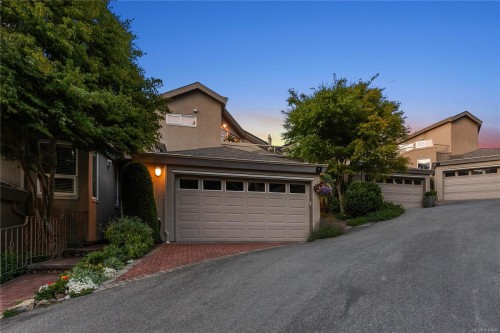 7-4771 Cordova Bay Rd, Saanich, BC 