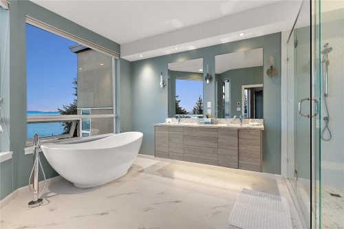 7-4771 Cordova Bay Rd, Saanich, BC 