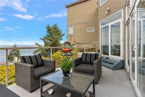 7-4771 Cordova Bay Rd, Saanich, BC 