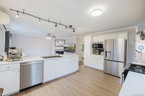 2310 Francis View Dr, View Royal, BC 