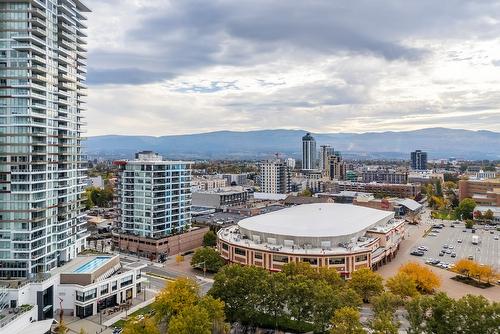 1107-1232 Ellis Street, Kelowna, BC - Outdoor With View