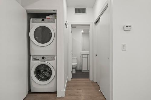 1107-1232 Ellis Street, Kelowna, BC - Indoor Photo Showing Laundry Room