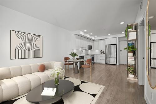 1107-1232 Ellis Street, Kelowna, BC - Indoor Photo Showing Other Room