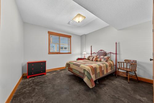 2557 Ledgerock Ridge, Invermere, BC - Indoor Photo Showing Bedroom