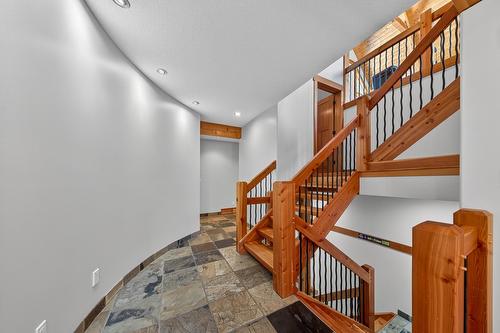 2557 Ledgerock Ridge, Invermere, BC - Indoor Photo Showing Other Room