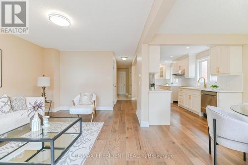 4 Lawnview Court, Brampton, ON - Indoor