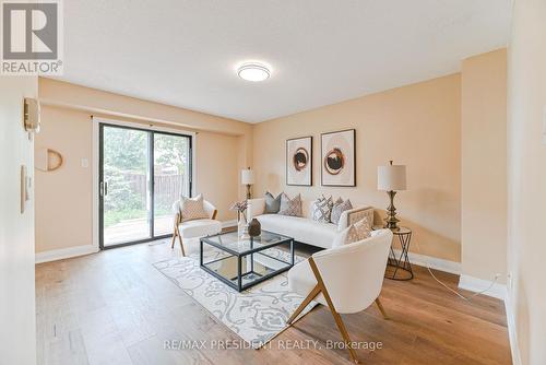 4 Lawnview Court, Brampton, ON - Indoor Photo Showing Living Room