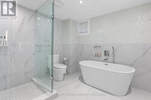 182 Parkview Hill Crescent, Toronto, ON - Indoor Photo Showing Bathroom