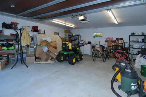 Garage - 357 Rg St-Joseph, Saint-Ignace-De-Loyola, QC - Indoor Photo Showing Garage