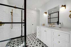 Salle de bains attenante à la CCP - 