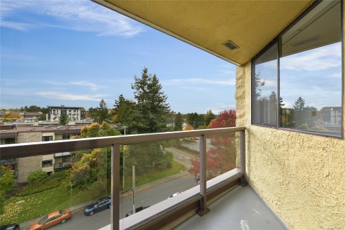 611-1745 Leighton Rd, Victoria, BC - Outdoor With View With Exterior