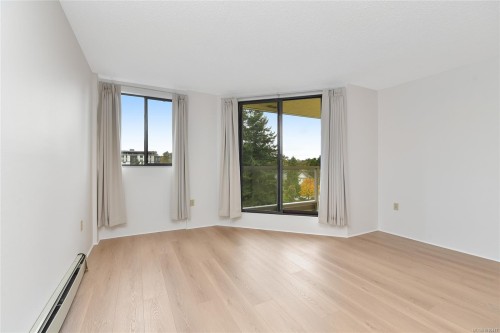 611-1745 Leighton Rd, Victoria, BC - Indoor Photo Showing Other Room