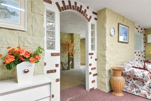 611-1745 Leighton Rd, Victoria, BC - Indoor