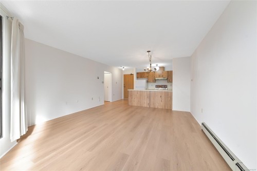 611-1745 Leighton Rd, Victoria, BC - Indoor