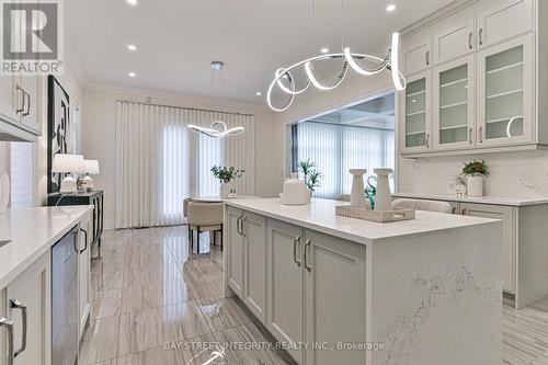 17 Red Giant Street, Richmond Hill, ON - Indoor Photo Showing Kitchen With Upgraded Kitchen