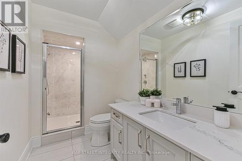 17 Red Giant Street, Richmond Hill, ON - Indoor Photo Showing Bathroom