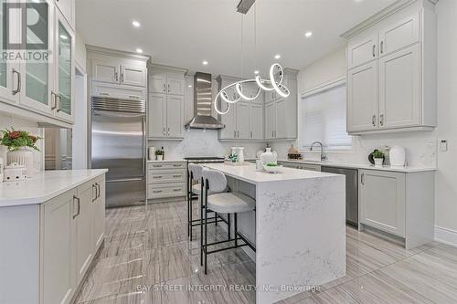 17 Red Giant Street, Richmond Hill, ON - Indoor Photo Showing Kitchen With Upgraded Kitchen
