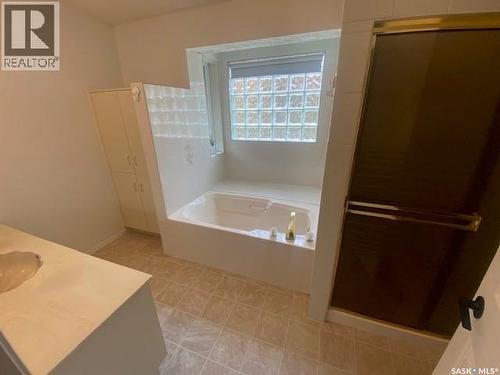 32 Windfield Place, Yorkton, SK - Indoor Photo Showing Bathroom