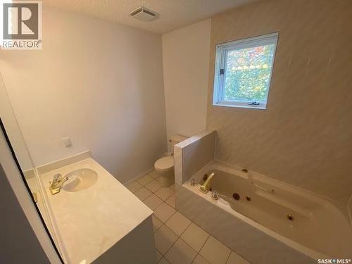 32 Windfield Place, Yorkton, SK - Indoor Photo Showing Bathroom