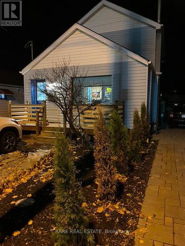 2491 Gerrard Street E, Toronto, ON - Outdoor