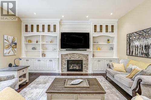 18 Parkshore Place, Hamilton (Carlisle), ON - Indoor Photo Showing Living Room With Fireplace