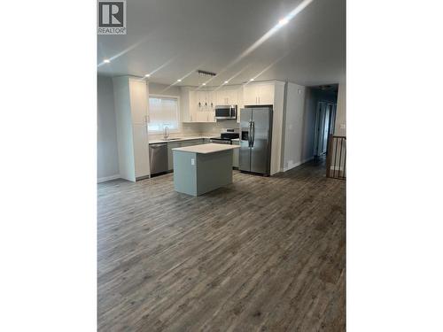 1221 N Blackburn Road, Prince George, BC - Indoor Photo Showing Kitchen