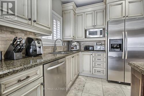 Upper - 3 Cornerstone Road, Markham, ON - Indoor Photo Showing Kitchen With Stainless Steel Kitchen With Upgraded Kitchen