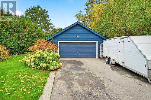 415 Henderson Road, Burlington, ON - Outdoor