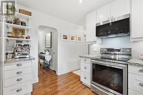 415 Henderson Road, Burlington, ON - Indoor Photo Showing Kitchen