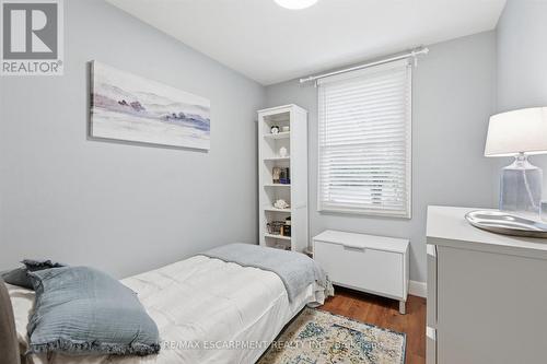 415 Henderson Road, Burlington, ON - Indoor Photo Showing Bedroom