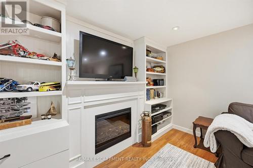 415 Henderson Road, Burlington, ON - Indoor With Fireplace