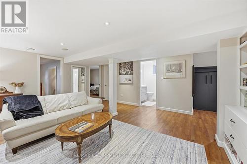 415 Henderson Road, Burlington, ON - Indoor Photo Showing Living Room