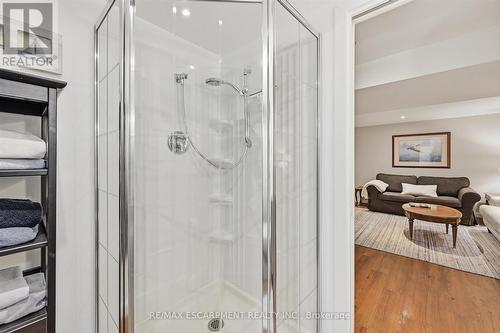 415 Henderson Road, Burlington, ON - Indoor Photo Showing Bathroom