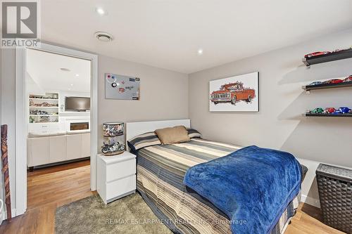 415 Henderson Road, Burlington, ON - Indoor Photo Showing Bedroom