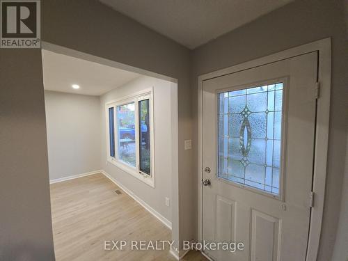 Main Level - 89 Wellington Street E, Brampton, ON - Indoor Photo Showing Other Room