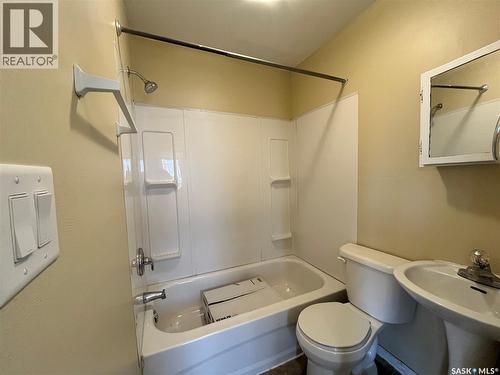 1228 1St Avenue N, Saskatoon, SK - Indoor Photo Showing Bathroom