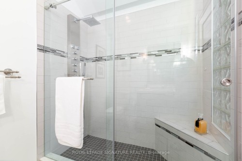 1969 Balsam Avenue, Mississauga, ON - Indoor Photo Showing Bathroom