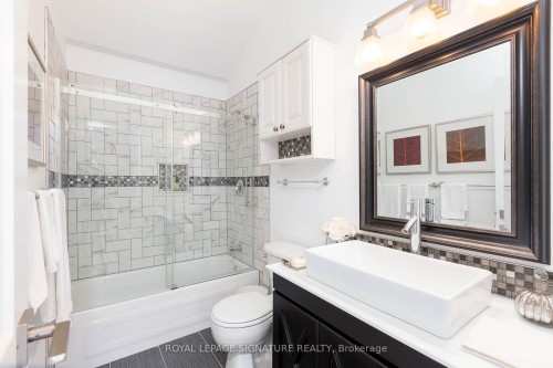 1969 Balsam Avenue, Mississauga, ON - Indoor Photo Showing Bathroom