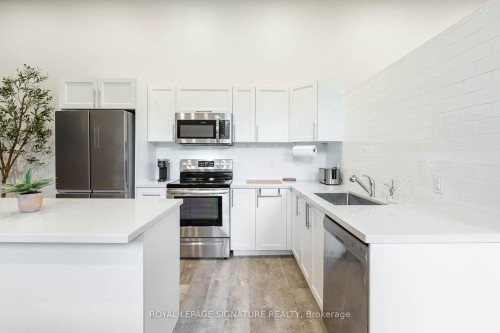 1969 Balsam Avenue, Mississauga, ON - Indoor Photo Showing Kitchen