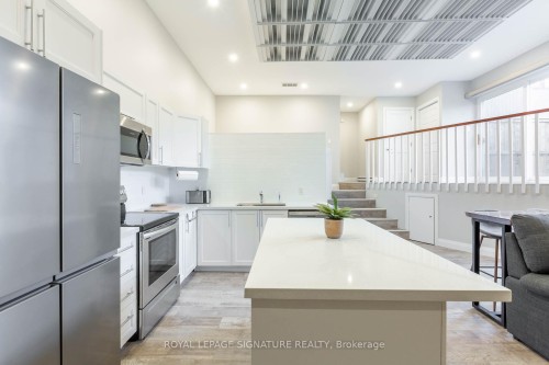 1969 Balsam Avenue, Mississauga, ON - Indoor Photo Showing Kitchen