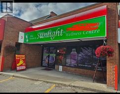 3 - 165 EAST BEAVER CREEK ROAD  Richmond Hill, ON L4B 2N2