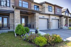 505 MOYARD DRIVE  Ottawa, ON K2J 7B9