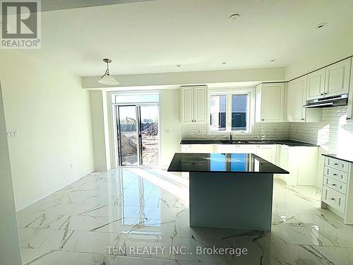 28 Canvas Crescent, Welland, ON - Indoor Photo Showing Kitchen