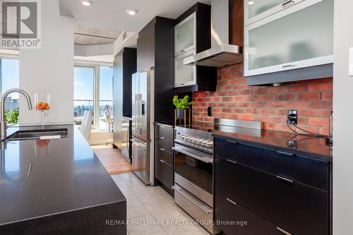 2701 - 195 Besserer Street, Ottawa, ON - Indoor Photo Showing Kitchen With Upgraded Kitchen